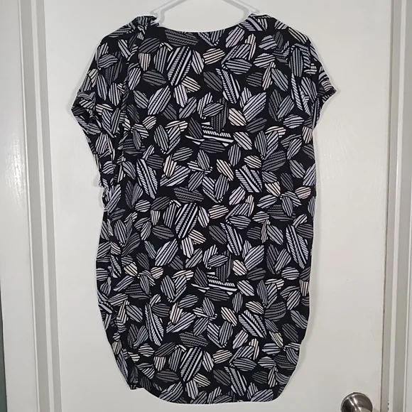 Anne Klein 2X Blouse Tunic Top Black White Cap Sleeve Stretch Ruched Keyhole - Picture 8 of 10